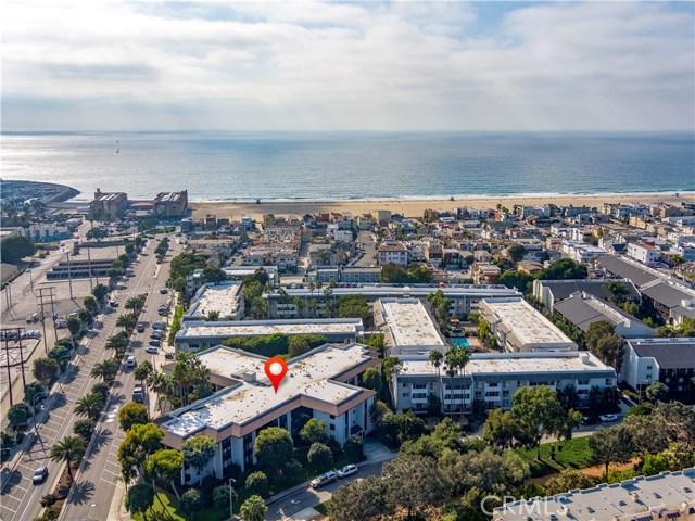 447 Herondo Street, Hermosa Beach, California 90254, 2 Bedrooms Bedrooms, ,1 BathroomBathrooms,Residential,Sold,Herondo,SB20222028