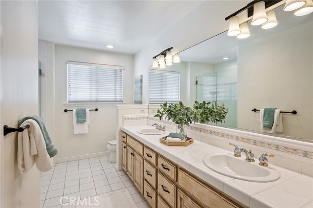 Upstairs hall bath