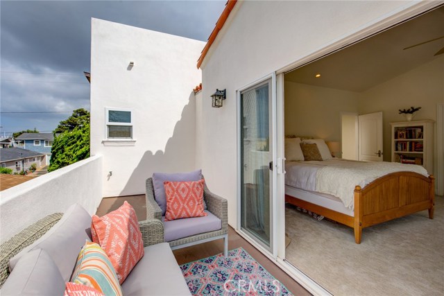 1144 9th Street, Hermosa Beach, California 90254, 5 Bedrooms Bedrooms, ,4 BathroomsBathrooms,Residential,Sold,9th,SB19216948
