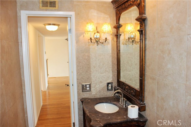 7 Oaktree Lane, Rolling Hills Estates, California 90274, 3 Bedrooms Bedrooms, ,2 BathroomsBathrooms,Residential,Sold,Oaktree,PV17264610