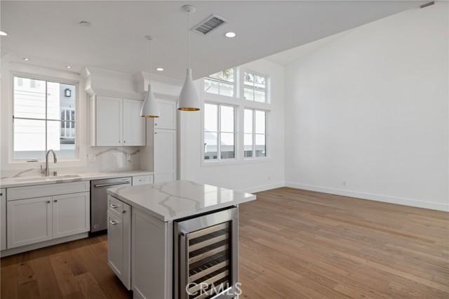 2112 Carnegie Lane, Redondo Beach, California 90278, 4 Bedrooms Bedrooms, ,4 BathroomsBathrooms,Residential,Sold,Carnegie,SB21029708