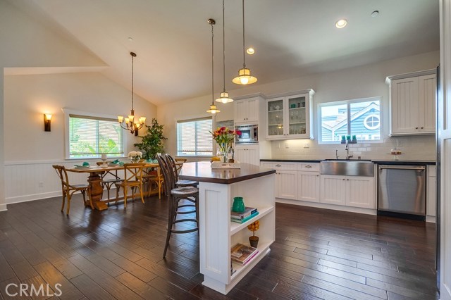 105 S Prospect Avenue, Redondo Beach, California 90277, 4 Bedrooms Bedrooms, ,2 BathroomsBathrooms,Residential,Sold,S Prospect,SB18121161