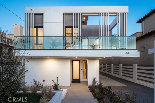 228 Helberta Avenue, Redondo Beach, California 90277, 4 Bedrooms Bedrooms, ,4 BathroomsBathrooms,Residential,Sold,Helberta,PV18015673