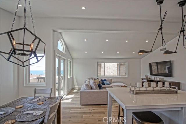 129 38th Street, Manhattan Beach, California 90266, 6 Bedrooms Bedrooms, ,6 BathroomsBathrooms,Residential,Sold,38th,SB21024072