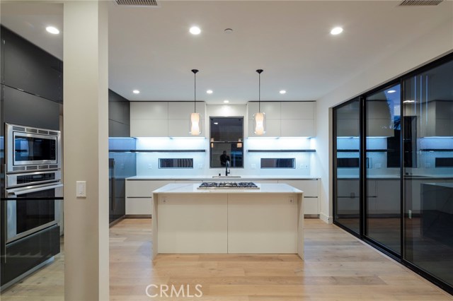 228 Helberta Avenue, Redondo Beach, California 90277, 5 Bedrooms Bedrooms, ,5 BathroomsBathrooms,Residential,Sold,Helberta,PV18015757