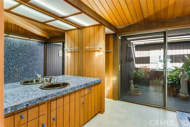 1425 Via Zumaya, Palos Verdes Estates, California 90274, 5 Bedrooms Bedrooms, ,3 BathroomsBathrooms,Residential,Sold,Via Zumaya,PV17070870