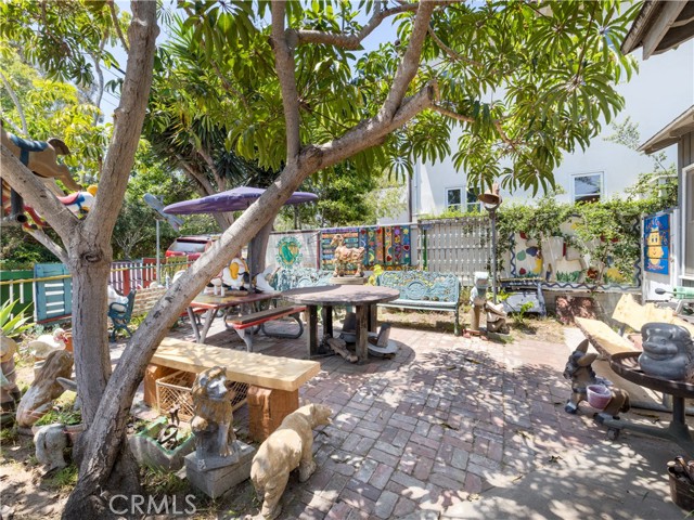 2527 Valley Drive, Manhattan Beach, California 90266, 2 Bedrooms Bedrooms, ,1 BathroomBathrooms,Residential,Sold,Valley,SB21125381