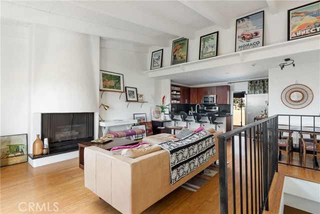 834 Lucia Avenue, Redondo Beach, California 90277, 2 Bedrooms Bedrooms, ,2 BathroomsBathrooms,Residential,Sold,Lucia,SB20066365