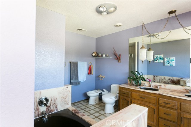 2231 Graham Ave, Redondo Beach, California 90278, 4 Bedrooms Bedrooms, ,3 BathroomsBathrooms,Residential,Sold,Graham Ave,OC17017084