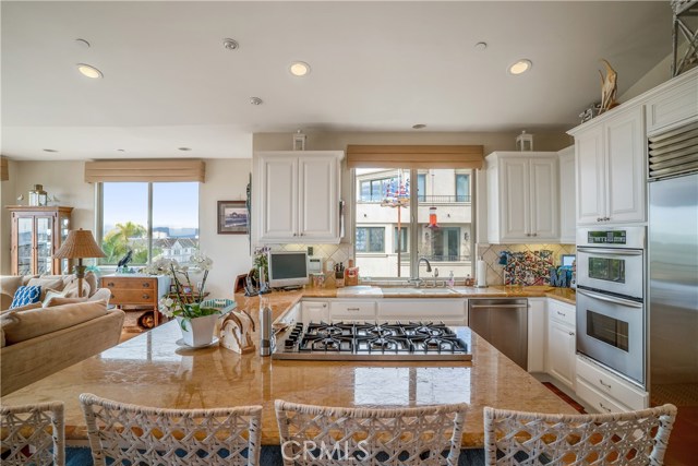 300 28th Street, Manhattan Beach, California 90266, 3 Bedrooms Bedrooms, ,3 BathroomsBathrooms,Residential,Sold,28th,SB20234864