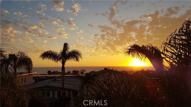 1136 Monterey Boulevard, Hermosa Beach, California 90254, 3 Bedrooms Bedrooms, ,3 BathroomsBathrooms,Residential,Sold,Monterey,SB21055053