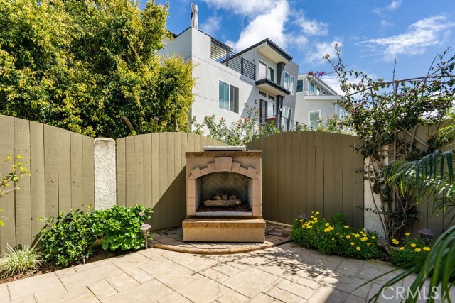 202 Helberta Avenue, Redondo Beach, California 90277, 3 Bedrooms Bedrooms, ,2 BathroomsBathrooms,Residential,Sold,Helberta,SB20063398