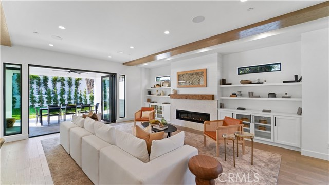 1712 Meadows Avenue, Manhattan Beach, California 90266, 5 Bedrooms Bedrooms, ,2 BathroomsBathrooms,Residential,Sold,Meadows,SB20199095