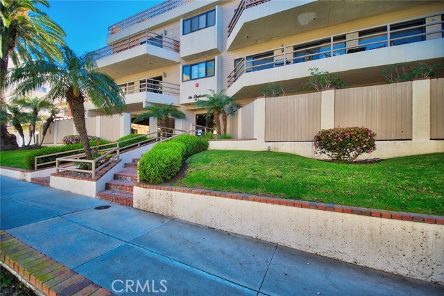 512 Esplanade, Redondo Beach, California 90277, 2 Bedrooms Bedrooms, ,2 BathroomsBathrooms,Residential,Sold,Esplanade,IN17223458