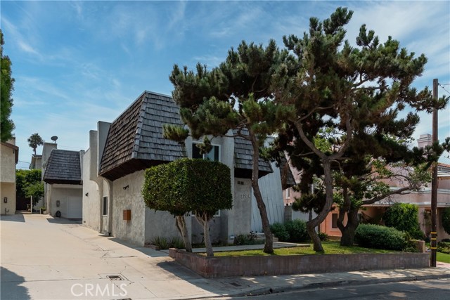 2704 Voorhees Avenue, Redondo Beach, California 90278, 2 Bedrooms Bedrooms, ,1 BathroomBathrooms,Residential,Sold,Voorhees,SB20164502