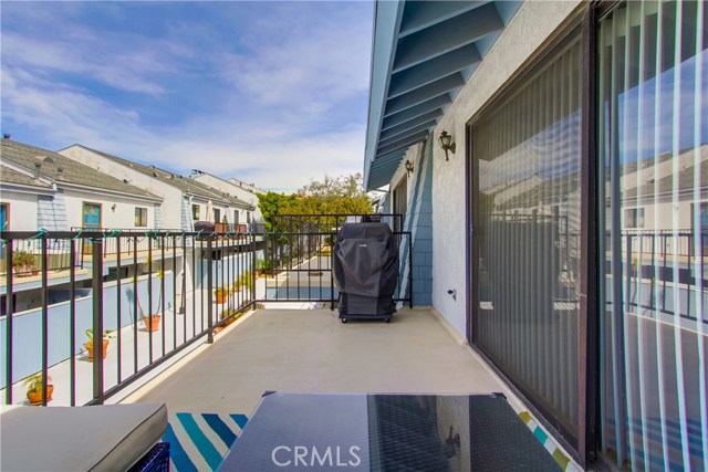 222 Irena Avenue, Redondo Beach, California 90277, 2 Bedrooms Bedrooms, ,2 BathroomsBathrooms,Residential,Sold,Irena,SB18095824