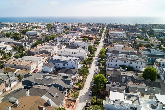 Blocks to beach
