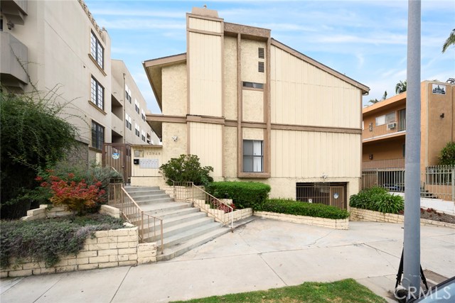 Photo of 13948 Moorpark Street #6, Sherman Oaks, CA 91423
