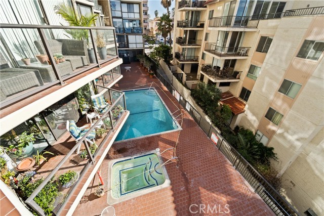 531 Esplanade, Redondo Beach, California 90277, 2 Bedrooms Bedrooms, ,2 BathroomsBathrooms,Residential,Sold,Esplanade,SB20260147