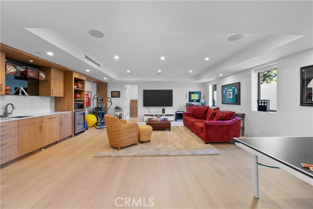 733 12th Street, Manhattan Beach, California 90266, 5 Bedrooms Bedrooms, ,6 BathroomsBathrooms,Residential,Sold,12th,SB21089898