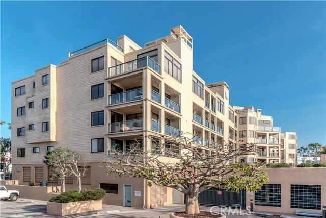 120 The Village, Redondo Beach, California 90277, 2 Bedrooms Bedrooms, ,2 BathroomsBathrooms,Residential,Sold,The Village,SB18016572