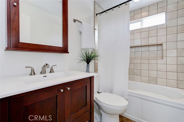 706 Green Lane, Redondo Beach, California 90278, 3 Bedrooms Bedrooms, ,2 BathroomsBathrooms,Residential,Sold,Green,SB20188022