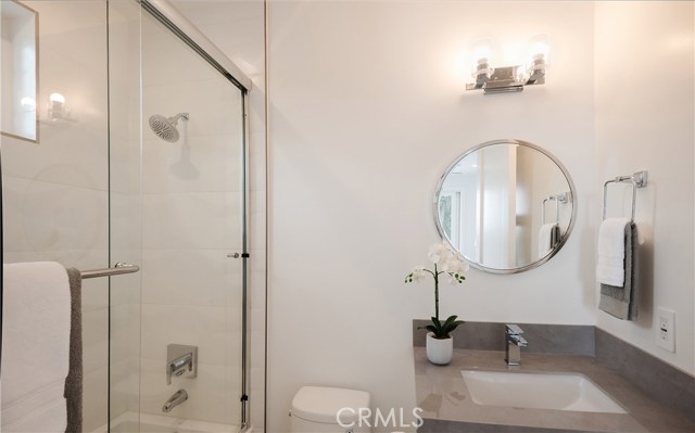 617 31st Street, Manhattan Beach, California 90266, 7 Bedrooms Bedrooms, ,2 BathroomsBathrooms,Residential,Sold,31st,SB20084953