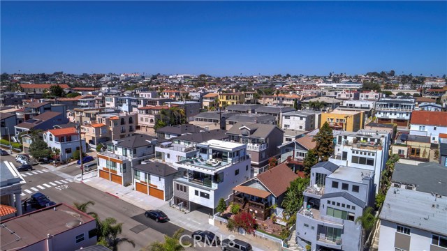 1530 Manhattan Avenue, Hermosa Beach, California 90254, 4 Bedrooms Bedrooms, ,3 BathroomsBathrooms,Residential,Sold,Manhattan,SB17147008