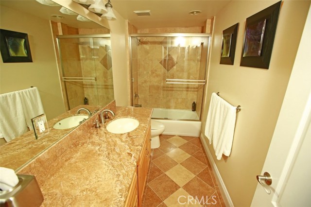 This full bath is on the loft level (one of 3 1/2 baths)!