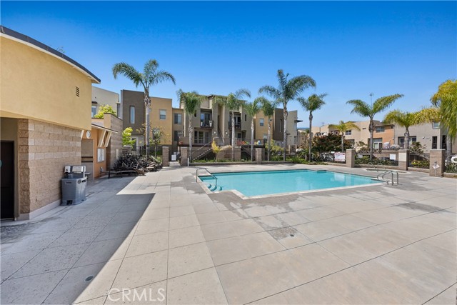 2 Bed Home for Sale in Hawthorne, California