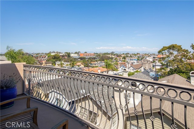 1704 Harper Avenue, Redondo Beach, California 90278, 4 Bedrooms Bedrooms, ,3 BathroomsBathrooms,Residential,Sold,Harper,SB19215045