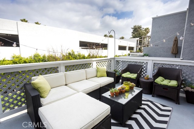 106 Monterey Boulevard, Hermosa Beach, California 90254, 2 Bedrooms Bedrooms, ,1 BathroomBathrooms,Residential,Sold,Monterey,SB18077766