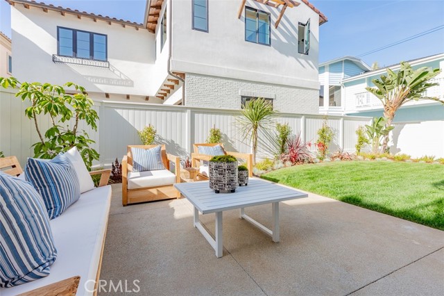 2003 Gates Avenue, Redondo Beach, California 90278, 4 Bedrooms Bedrooms, ,4 BathroomsBathrooms,Residential,Sold,Gates,SB21078366