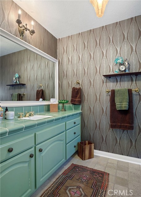 Upstairs guest bath (bathroom #3)