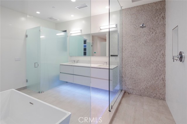 228 Helberta Avenue, Redondo Beach, California 90277, 4 Bedrooms Bedrooms, ,4 BathroomsBathrooms,Residential,Sold,Helberta,PV18015673