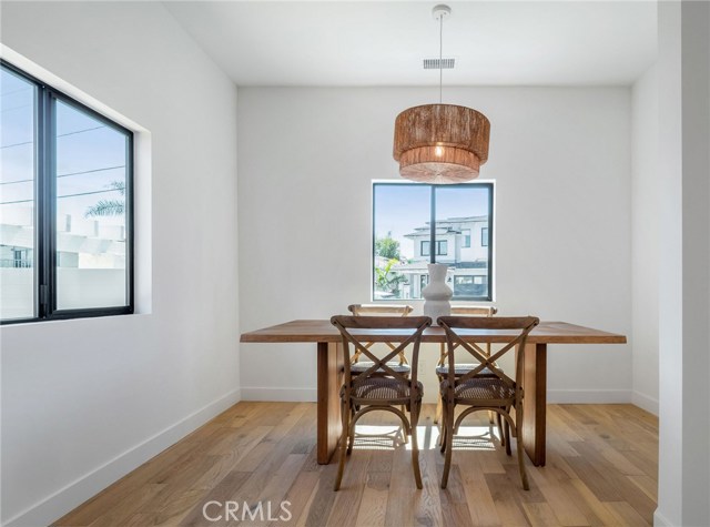 1131 19th Street, Hermosa Beach, California 90254, 2 Bedrooms Bedrooms, ,1 BathroomBathrooms,Residential,Sold,19th,SB20249422