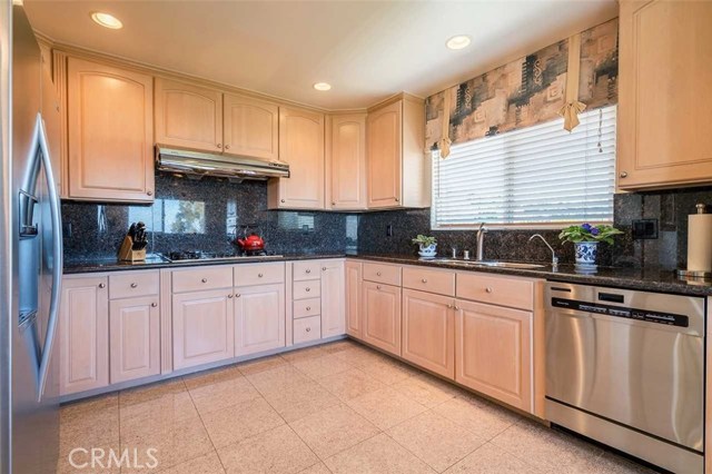 Great Cooks Kitchen, Stainless appliances, lots of cabinets
