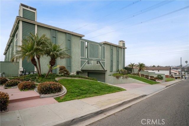 2510 Voorhees Avenue, Redondo Beach, California 90278, 2 Bedrooms Bedrooms, ,1 BathroomBathrooms,Residential,Sold,Voorhees,SB19062115