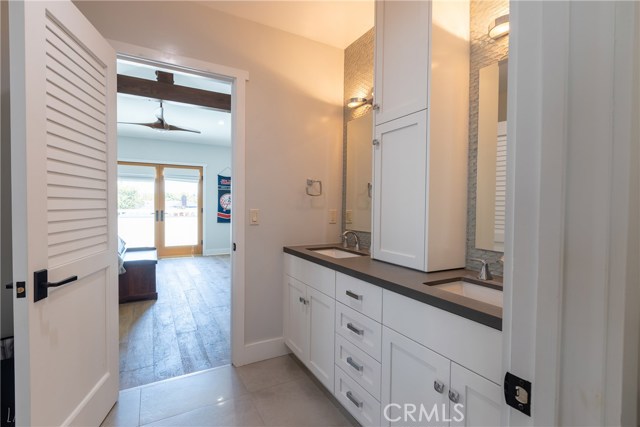 1631 19th Street, Manhattan Beach, California 90266, 5 Bedrooms Bedrooms, ,4 BathroomsBathrooms,Residential,Sold,19th,SB20082155