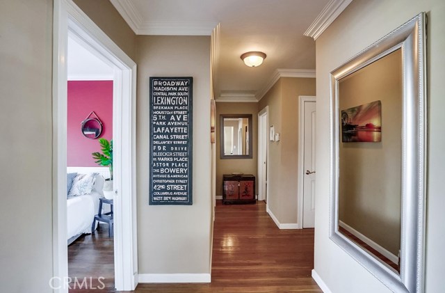 Hallway w wood floors