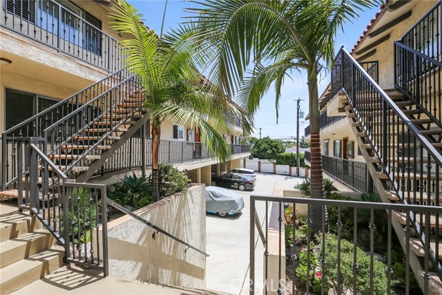 640 Manhattan Beach Boulevard, Manhattan Beach, California 90266, 2 Bedrooms Bedrooms, ,2 BathroomsBathrooms,Residential,Sold,Manhattan Beach,RS20159337