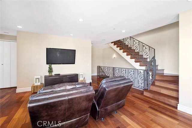 2617 Ripley Avenue, Redondo Beach, California 90278, 4 Bedrooms Bedrooms, ,4 BathroomsBathrooms,Residential,Sold,Ripley,SB20168034