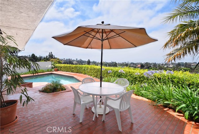 1124 Via Zumaya, Palos Verdes Estates, California 90274, 4 Bedrooms Bedrooms, ,2 BathroomsBathrooms,Residential,Sold,Via Zumaya,PV19123506