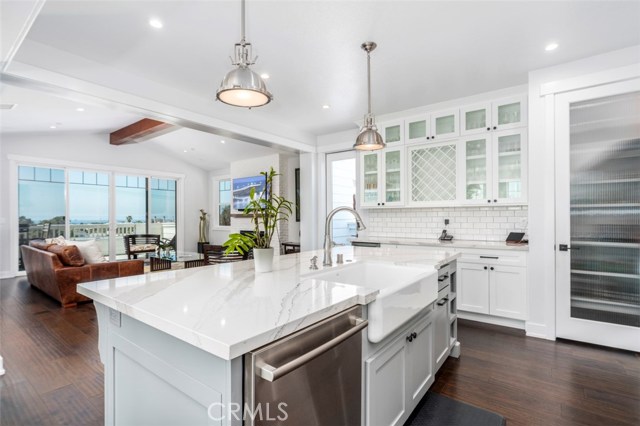 216 Prospect Avenue, Redondo Beach, California 90277, 4 Bedrooms Bedrooms, ,4 BathroomsBathrooms,Residential,Sold,Prospect,SB20103008