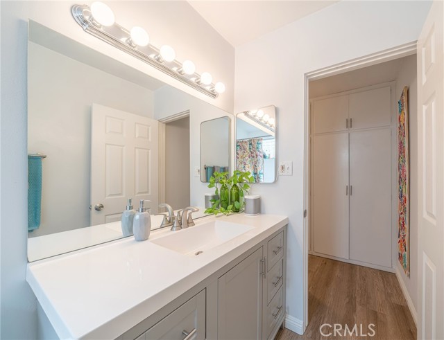 1 Bed Home for Sale in Los Feliz, California