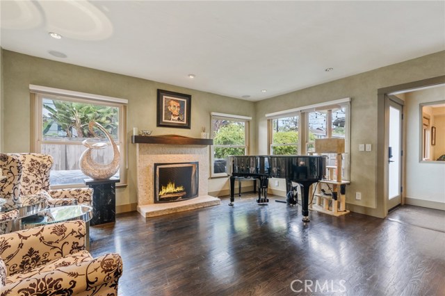 1829 Poinsettia Avenue, Manhattan Beach, California 90266, 3 Bedrooms Bedrooms, ,2 BathroomsBathrooms,Residential,Sold,Poinsettia,SB20054439