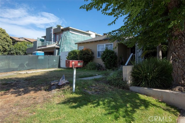 704 36th Street, Manhattan Beach, California 90266, 2 Bedrooms Bedrooms, ,1 BathroomBathrooms,Residential,Sold,36th,SB19176268