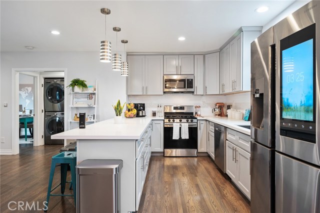 610 Inglewood Ave, Redondo Beach, California 90278, 3 Bedrooms Bedrooms, ,1 BathroomBathrooms,Residential,Sold,Inglewood Ave,SB20256411