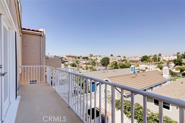 1705 Van Horne Lane, Redondo Beach, California 90278, 3 Bedrooms Bedrooms, ,1 BathroomBathrooms,Residential,Sold,Van Horne,SB20201829
