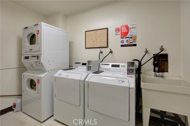 631 Prospect Avenue, Redondo Beach, California 90277, 2 Bedrooms Bedrooms, ,2 BathroomsBathrooms,Residential,Sold,Prospect,SB21042569